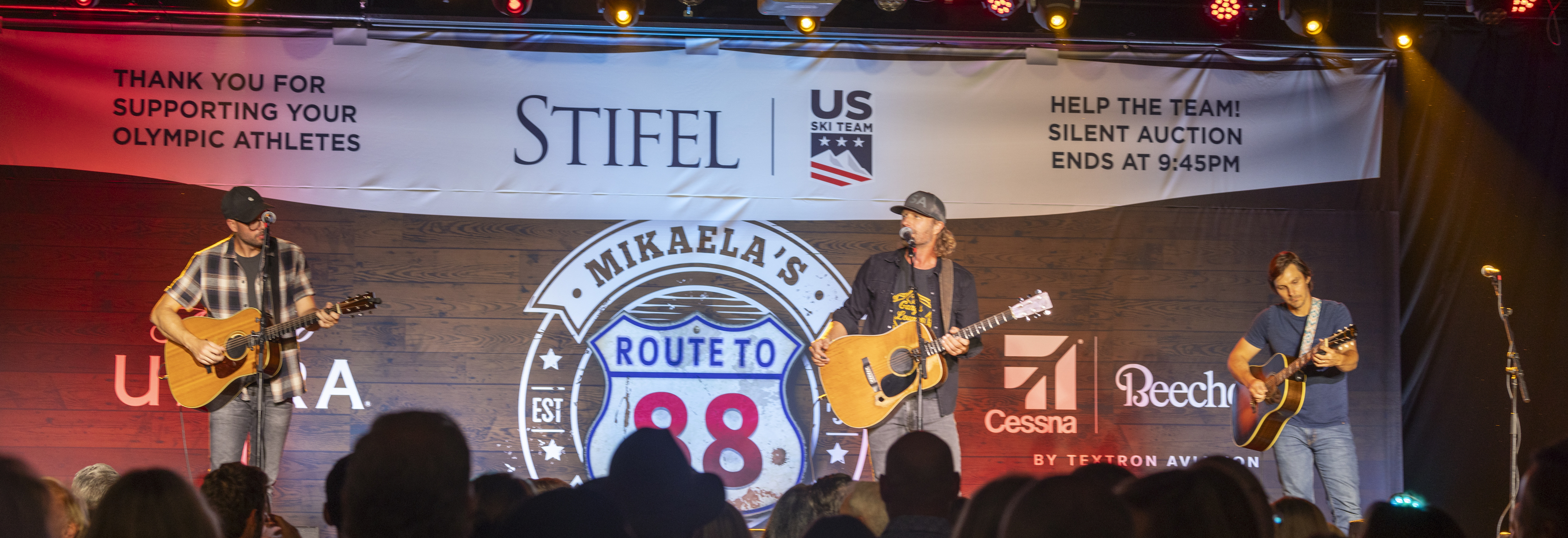 Dierks Bentley on the main stage at the Stifel U.S. Ski & Snowboard fundraiser in St. Louis. (@westrichphotography)