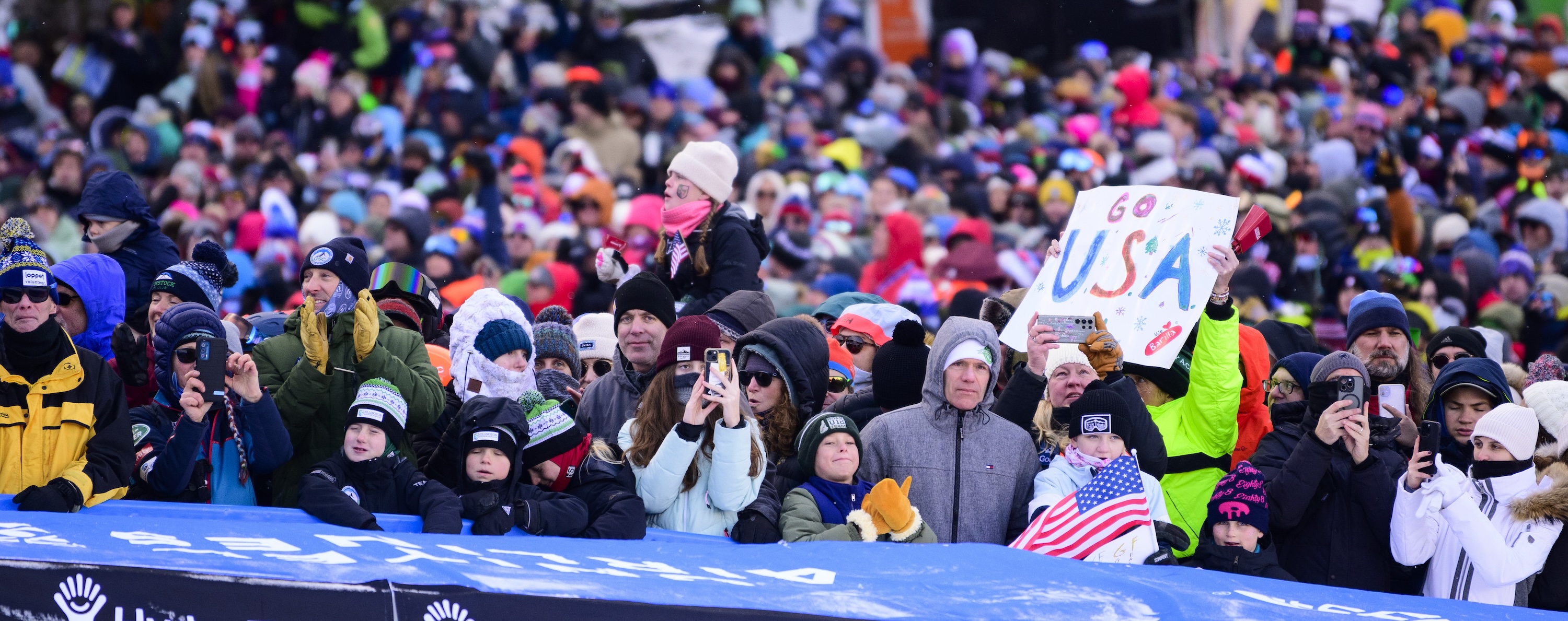 crowd image