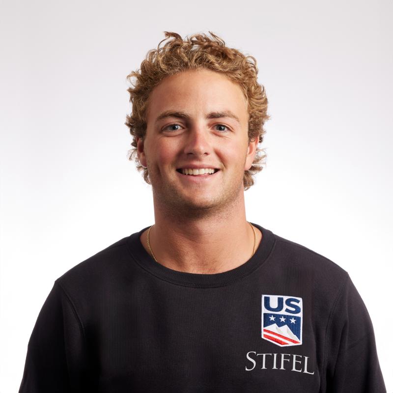 Hunter Henderson headshot image